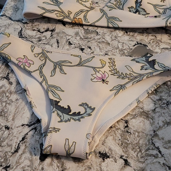 Brand New H&M Bikini - Picture 3 of 6